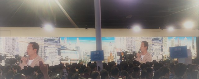 東京モーターショウに招待された幣チームは各メーカーを視察