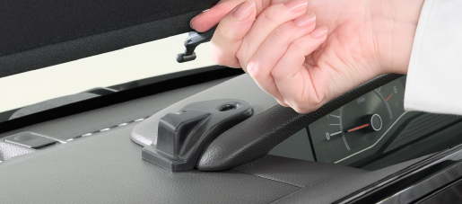 roofconsole_with_builtinsunshadeが先代NBOXにもつく